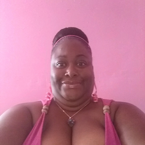Profile Picture of Willette Jones (@willette39) on Poshmark