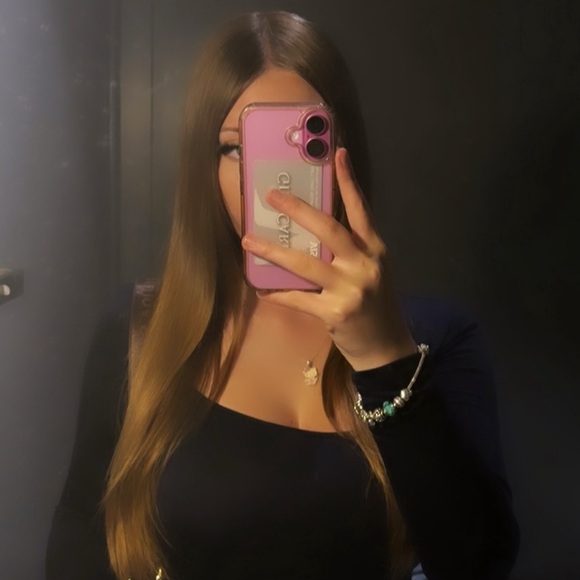 Autumn Beyea - Poshmark Profile Picture of Autumn Beyea (@autumn_beyea) on Poshmark