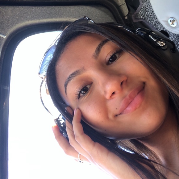 Profile Picture of Elizabeth Tawadrous (@liztawadrous) on Poshmark