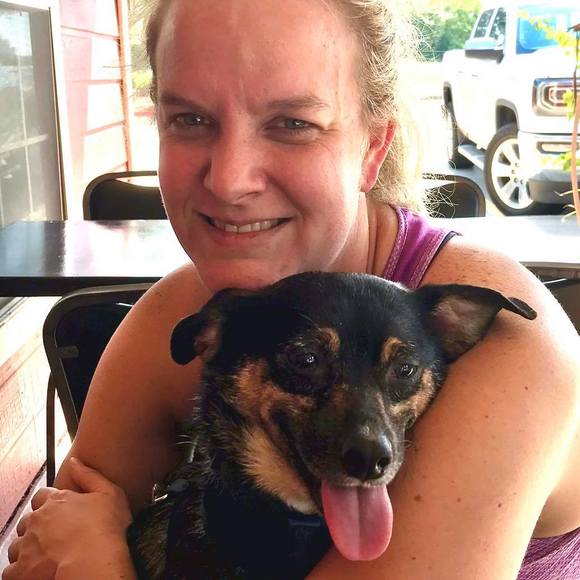 Profile Picture of Melanie Dahse (@mdahse) on Poshmark