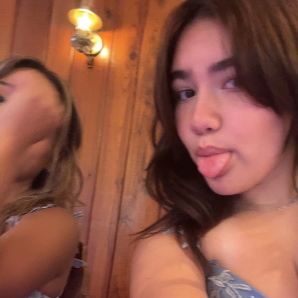 Profile Picture of Kylie Arcuni (@kylie_arcuni) on Poshmark