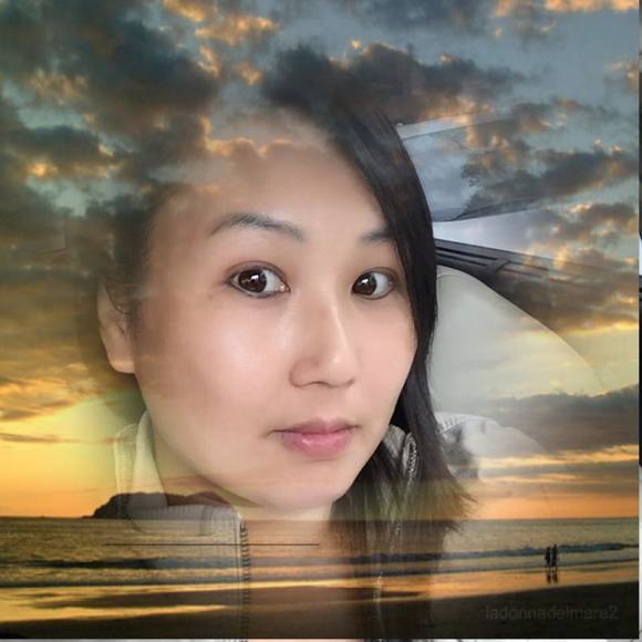 Profile Picture of Lily Huang (@lilylihuang) on Poshmark