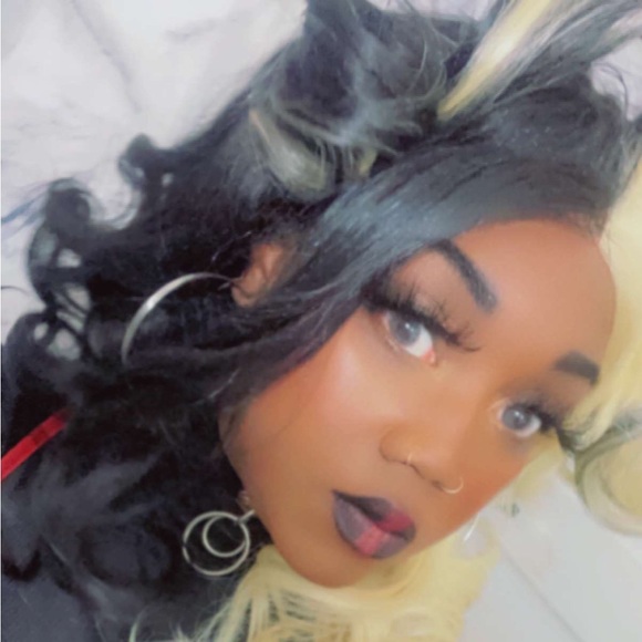 Profile Picture of Jamiesha Ware (@jamiesha2019) on Poshmark