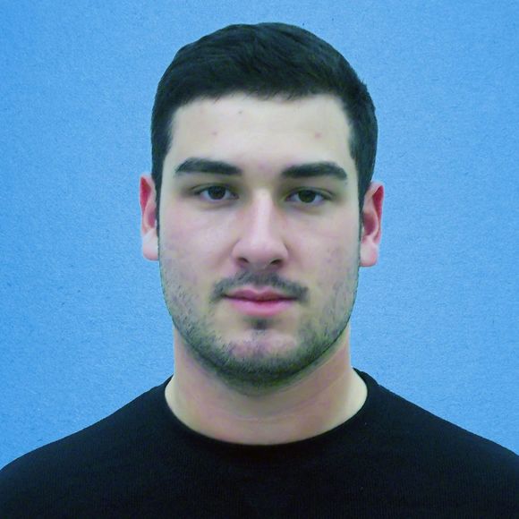 Profile Picture of Ben Sharff (@sharffb) on Poshmark