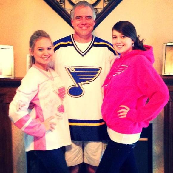 Profile Picture of Stephanie Schneider (@s_schneider03) on Poshmark