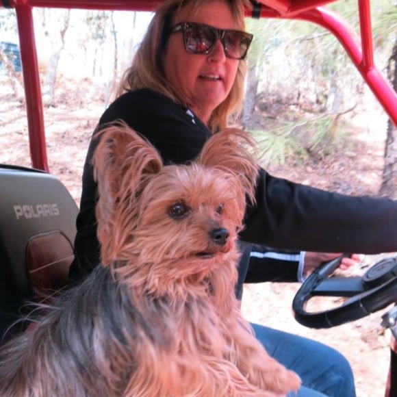 Profile Picture of Debbie Grant (@towngent18) on Poshmark