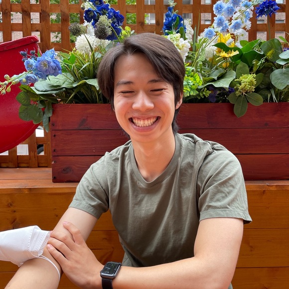 Profile Picture of Joe Yang (@joeyang732) on Poshmark