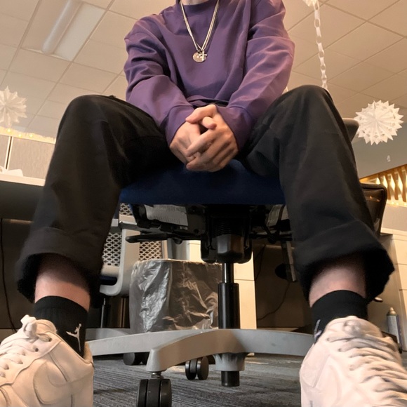 Ashton Rzeszut - Poshmark Profile Picture of Ashton Rzeszut (@ashtonrzeszut) on Poshmark