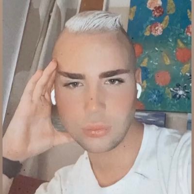 Profile Picture of Anne Frank Of Beverly Hills (@ZachMarshall101) on Twitter