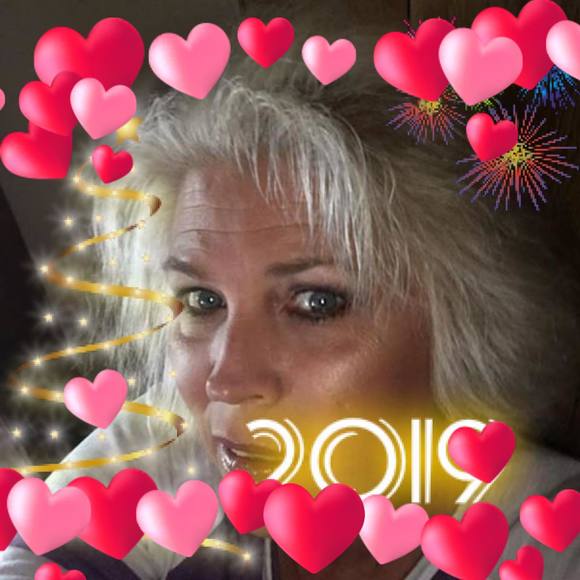 Profile Picture of Lisa Brokaw (@lisabrokaw) on Poshmark