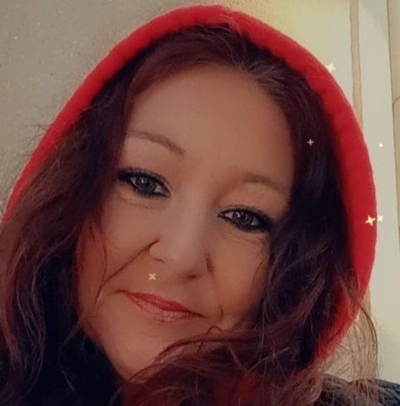 Profile Picture of Julia Kostelnicek (@jkostelnicek) on Poshmark