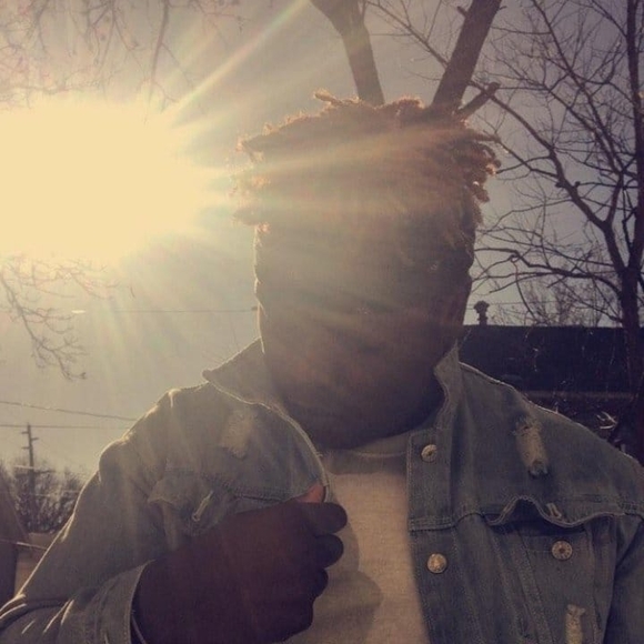 Profile Picture of Daniel Shields (@dashields) on Poshmark