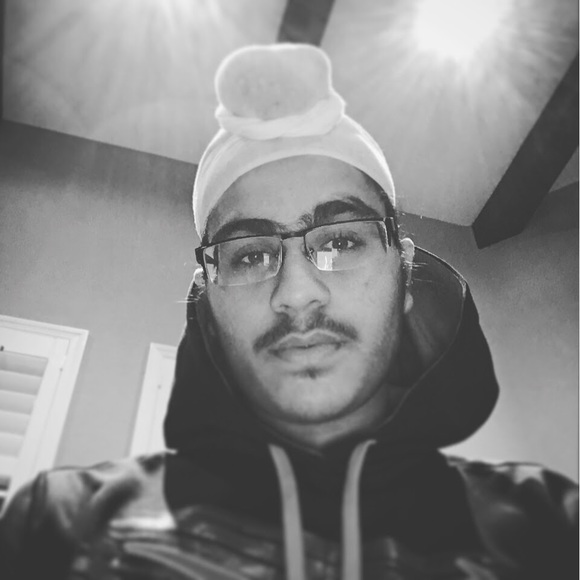 Profile Picture of Hargun Singh (@hargun) on Poshmark