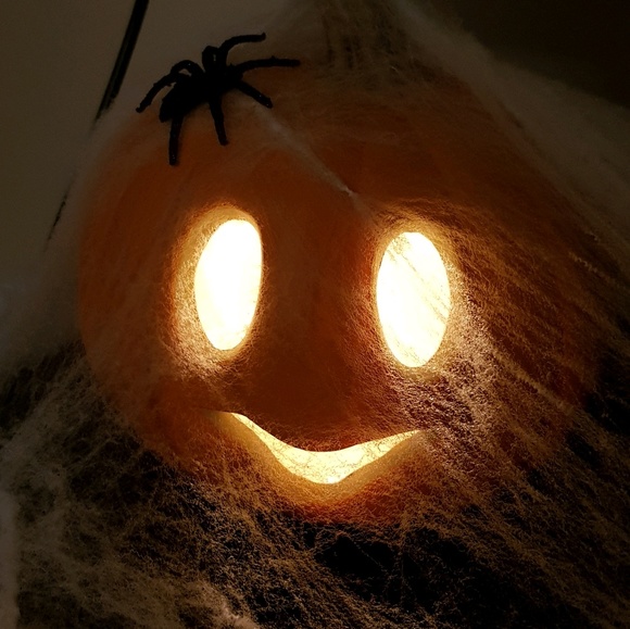 Profile Picture of James Raven (@fabrika_clothes) on Poshmark