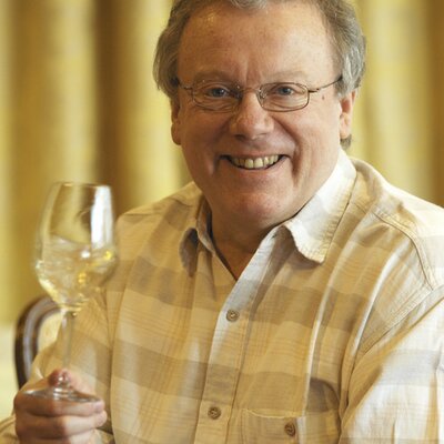 Profile Picture of Charles Metcalfe (@thewinesinger) on Twitter