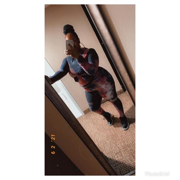 Profile Picture of Roshunda Jenelle (@shunda_23) on Poshmark