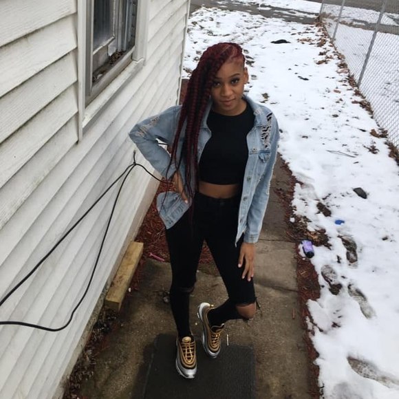 Profile Picture of Ashlee Meyer (@ashlees2019) on Poshmark