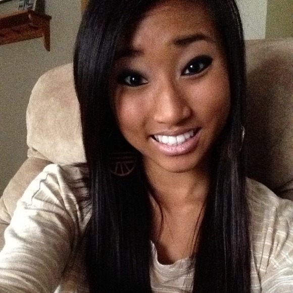 Profile Picture of Brianne Grier (@brianne_jenae) on Poshmark