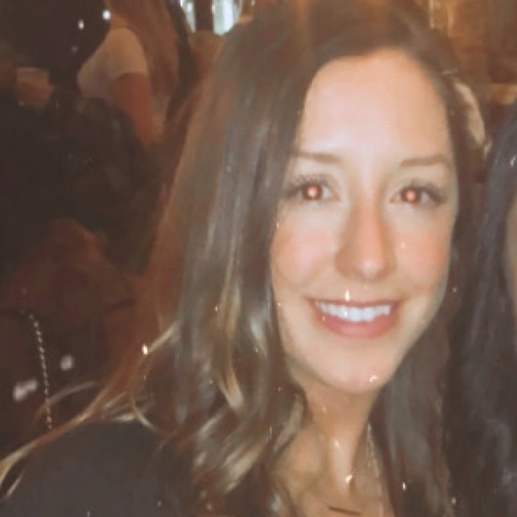 Maria Giuffrida - Poshmark Profile Picture of Maria Giuffrida (@mgiuffrida) on Poshmark