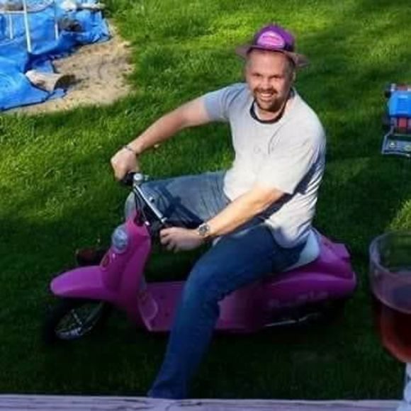 Profile Picture of Keith Nordberg (@cashoarder) on Poshmark