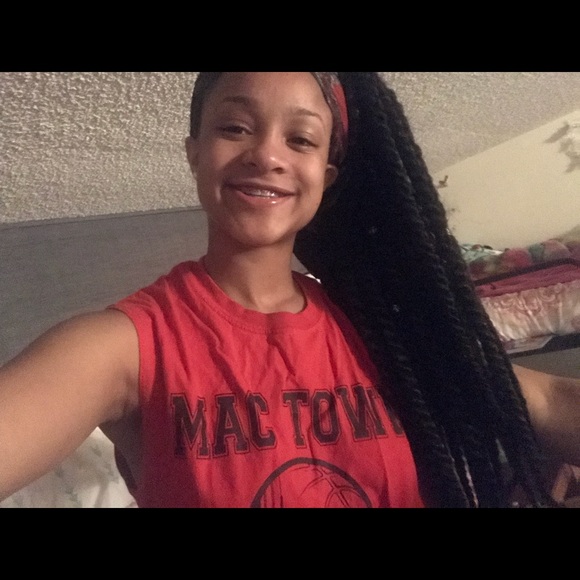 Profile Picture of Sophia Franklin (@babygirlso__) on Poshmark