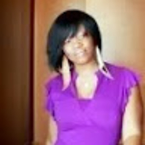 Profile Picture of Marilyn rachel Lockett (@rsglobal2013) on Poshmark