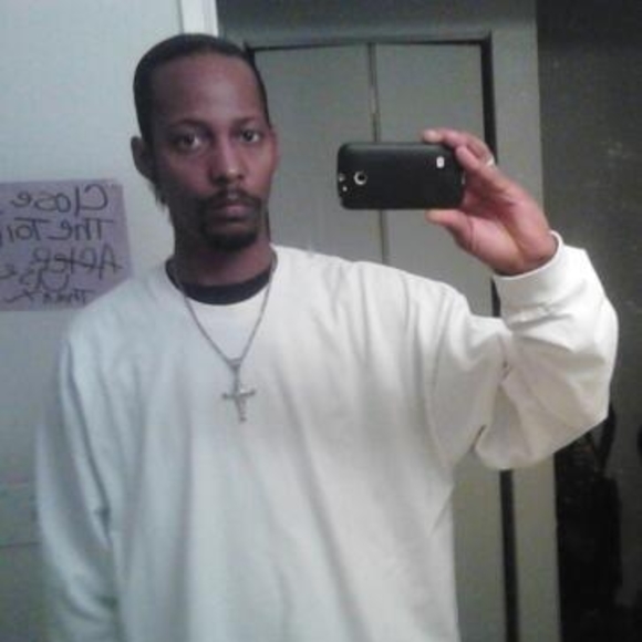Profile Picture of Michael Cloud (@kagizzle) on Poshmark