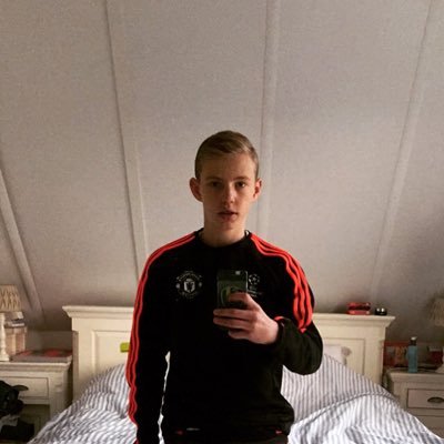 Profile Picture of Sean Van Holstein (@SeanHvH) on Twitter