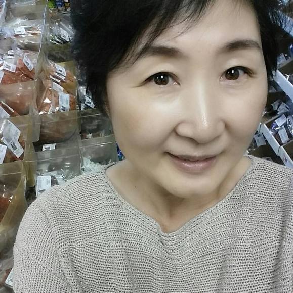Profile Picture of Jenny Hyon (@angelhyon34) on Poshmark