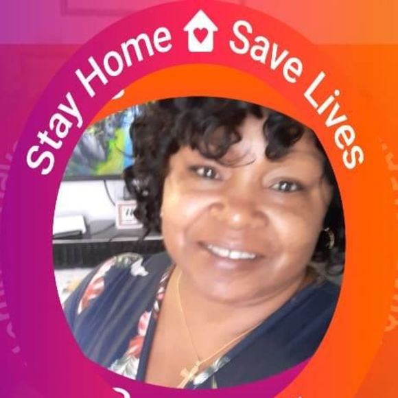 Profile Picture of Gladys Campbell (@44diva) on Poshmark