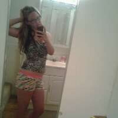 Profile Picture of Taylor Hardesty (@@greenasthering) on Twitter