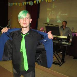 Tom Swales - Twitter Profile Picture of Tom Swales (@WibblyDrummer) on Twitter