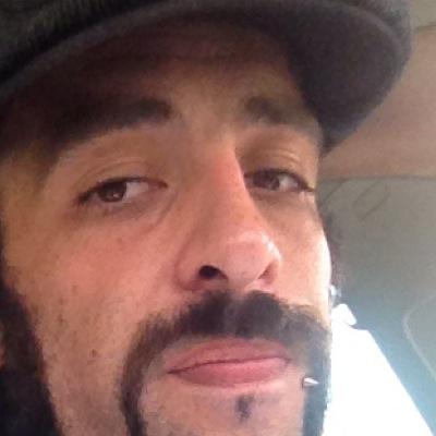 For Sens Christopher - Twitter Profile Picture of For Sens Christopher (@dpMoetnCie) on Twitter