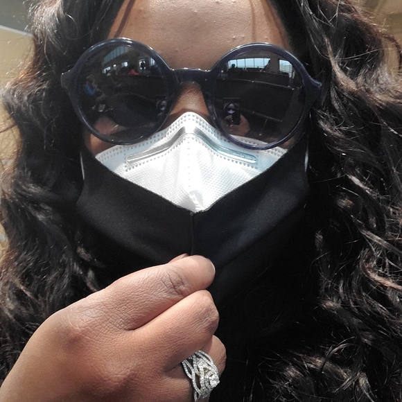 Profile Picture of Caresa Caresa (@doakescm) on Poshmark