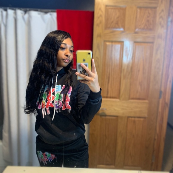 Profile Picture of Alivia Thompson (@aliviathomps133) on Poshmark