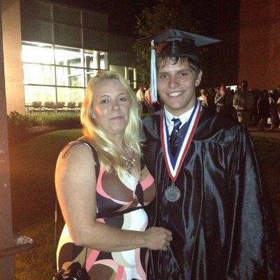 Profile Picture of Connie Lynn Fogle (@conniefog74) on Twitter