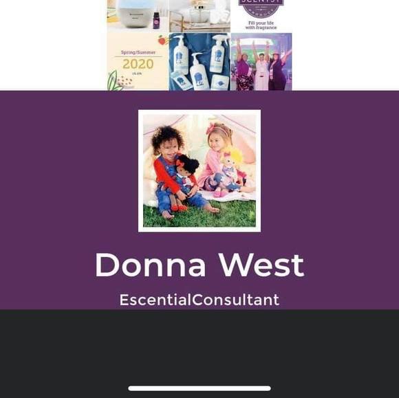Profile Picture of Donna West (@donnawest781) on Poshmark