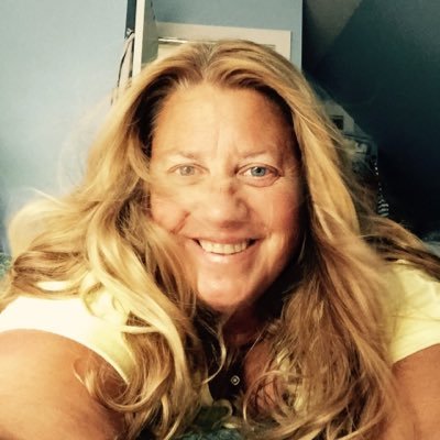 Profile Picture of Kim Lopez-dahlstrom (@kim_2401) on Twitter