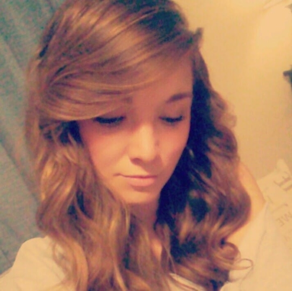 Profile Picture of Taylor Hargis (@gdumplin23) on Poshmark