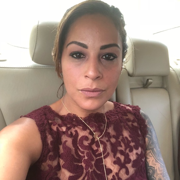 Profile Picture of Warda Bennane (@wardab) on Poshmark