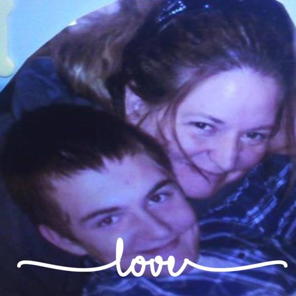 Dawn Shuttleworth - Poshmark Profile Picture of Dawn Shuttleworth (@schmookie13) on Poshmark