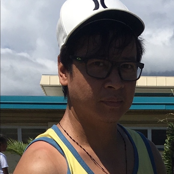 Profile Picture of Emmanuel Carreon (@cemmanzkie) on Poshmark