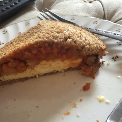 Profile Picture of Tom Angier (@fishbulb12) on Twitter