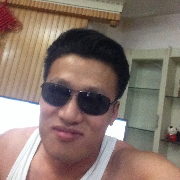 Profile Picture of Felix Zhang (@phoenix222) on Poshmark