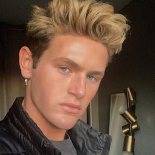 Profile Picture of Davis Armbrust (@davis.armbrust) on Facebook