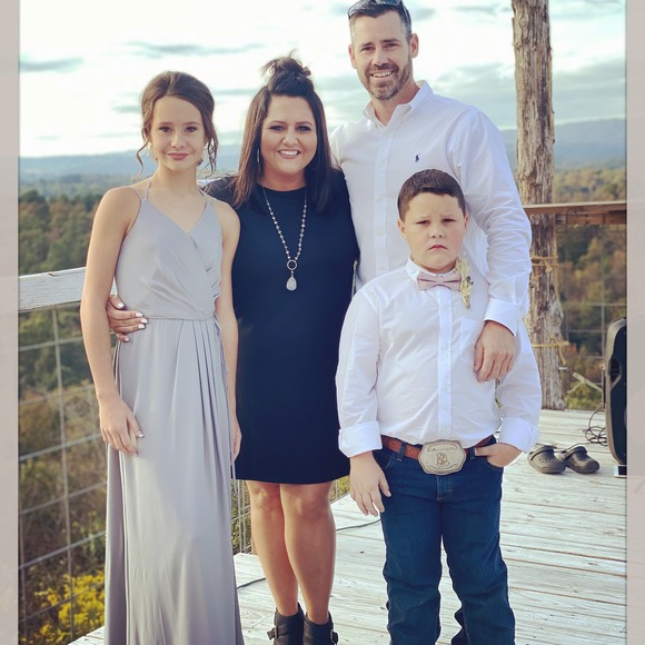 Profile Picture of Tricia Vanderzwalm west (@ttricia2323) on Poshmark