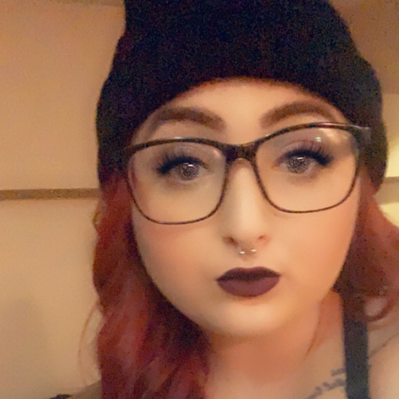 Profile Picture of Efrossini Kontaxis (@efrossinik) on Poshmark