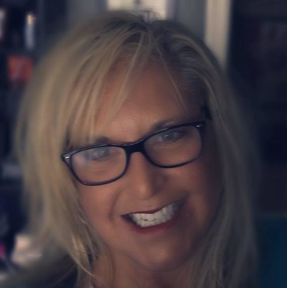 Profile Picture of Kristi Vanhoy (@greatlakenorman) on Poshmark