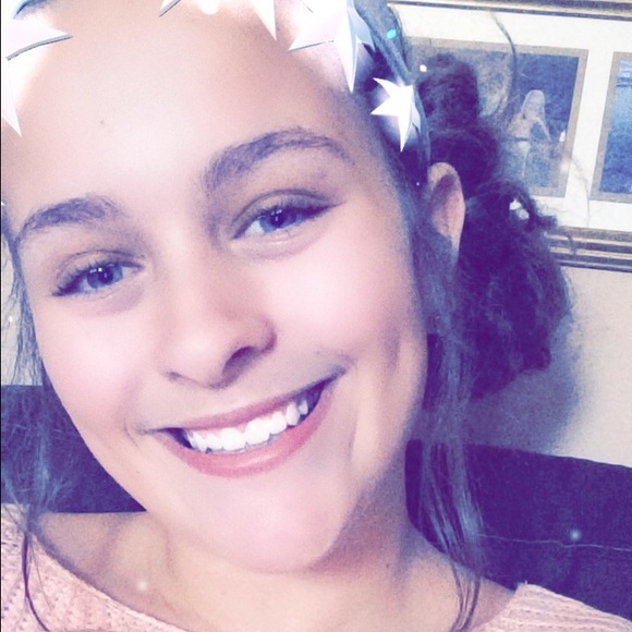 Profile Picture of Savannah Craig (@savannahcraig2) on Poshmark