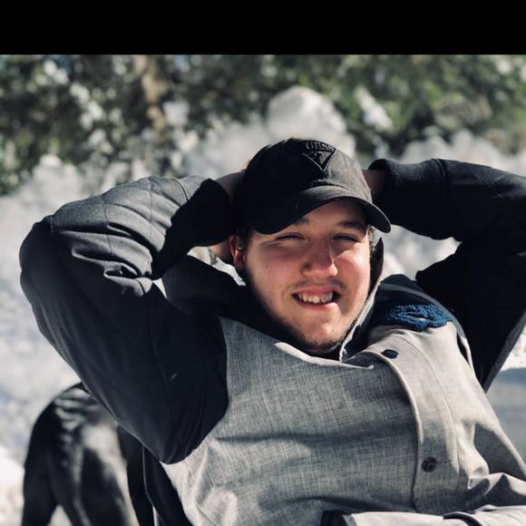 Profile Picture of Vincent Gauthier (@vincentgauth629) on Poshmark